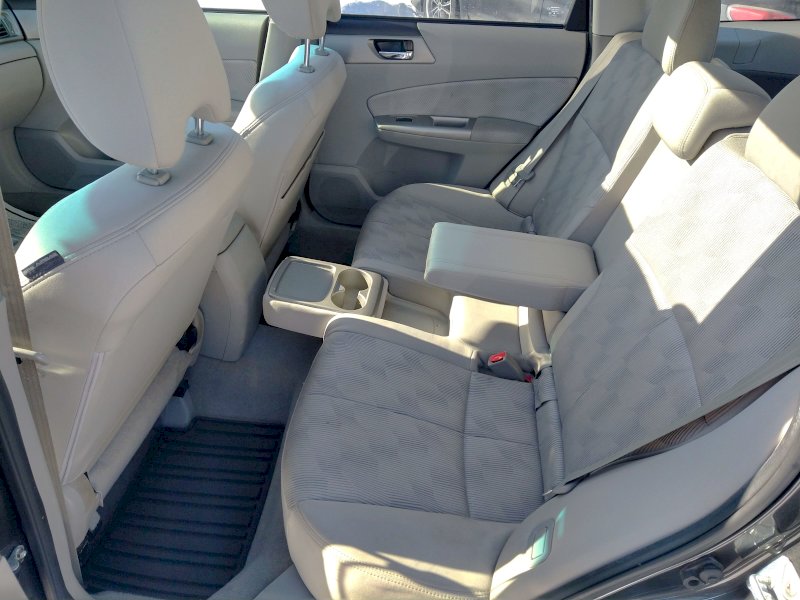 2010 Subaru Forester 2.5x Premium. l