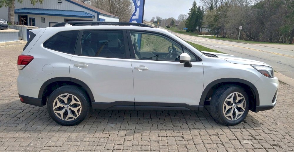 2021 Subaru Forester Premium. h