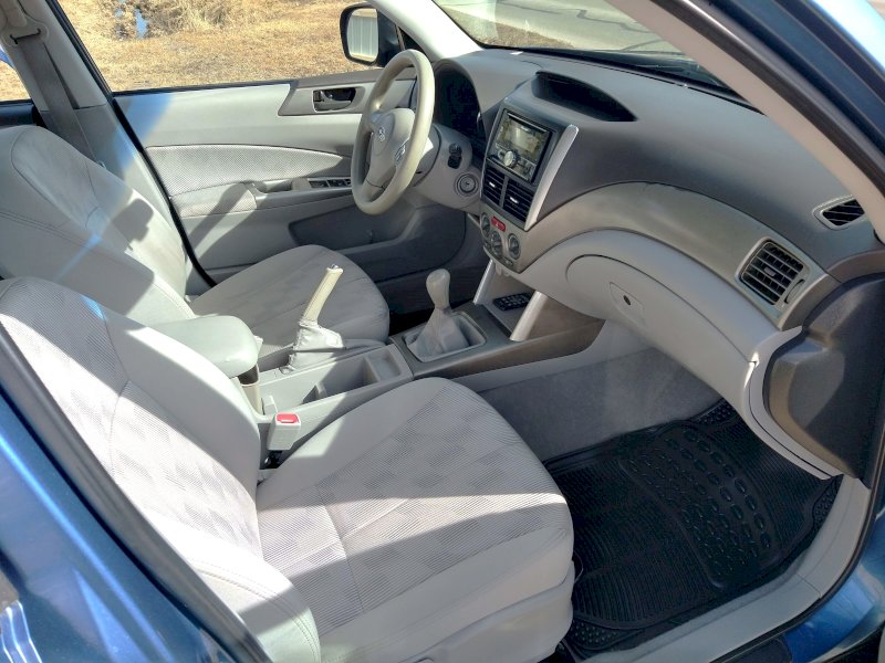 2010 Subaru Forester 2.5x MANUAL. 12