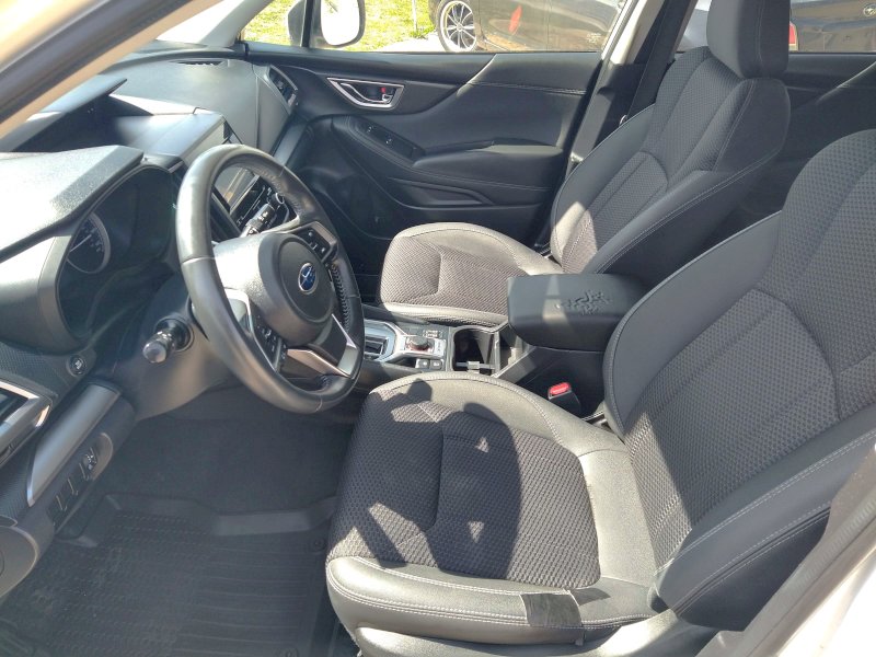 2019 Subaru Forester Premium. i2