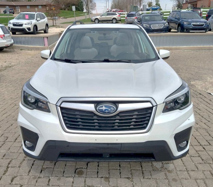 2021 Subaru Forester Premium. b