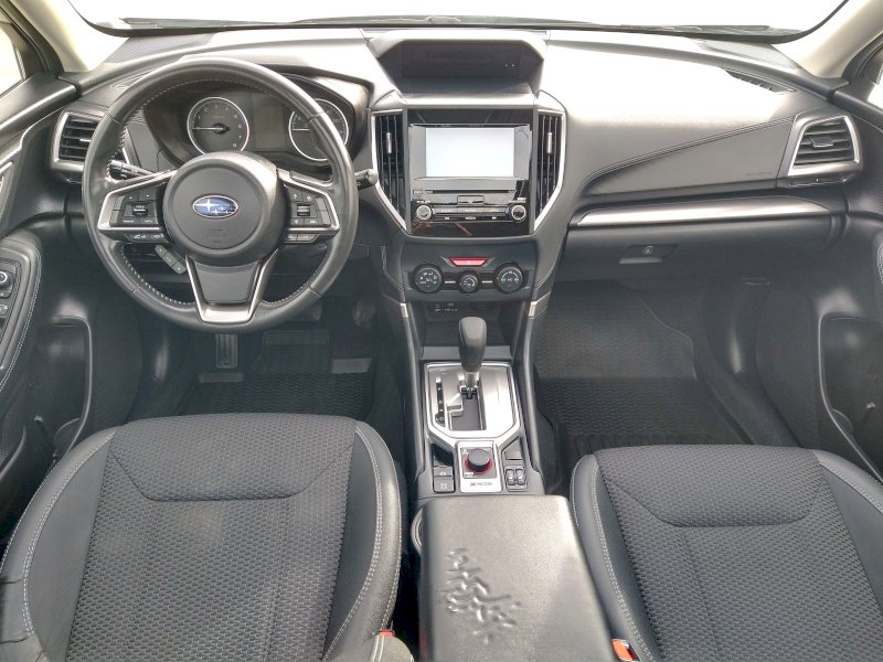 2019 Subaru Forester Premium. j