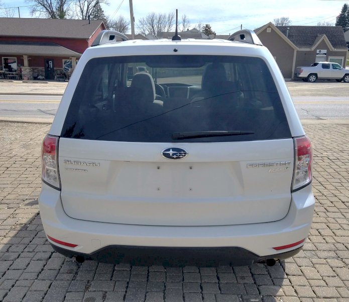 2013 Subaru Forester 2.5x Premium. i6