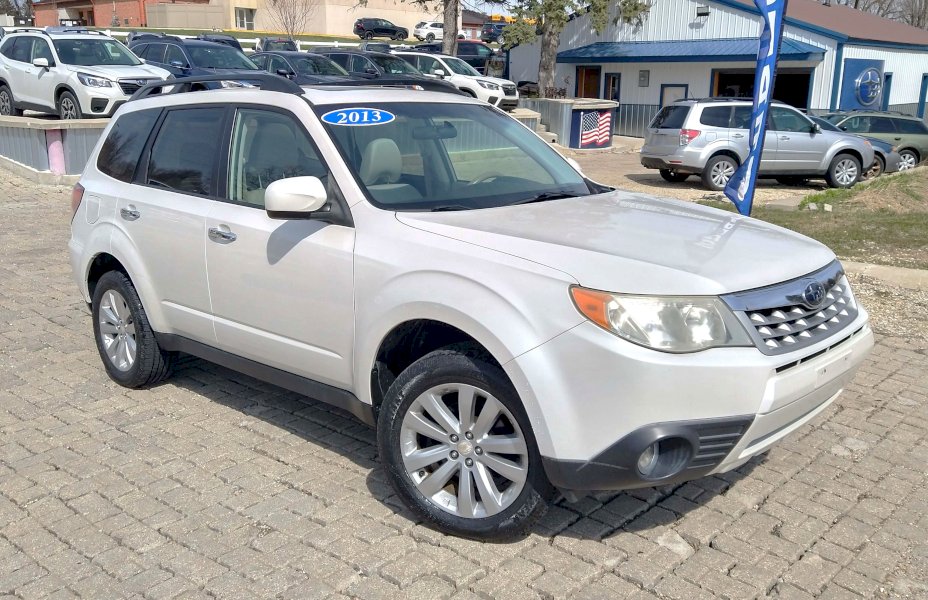 2013 Subaru Forester 2.5x Premium. i