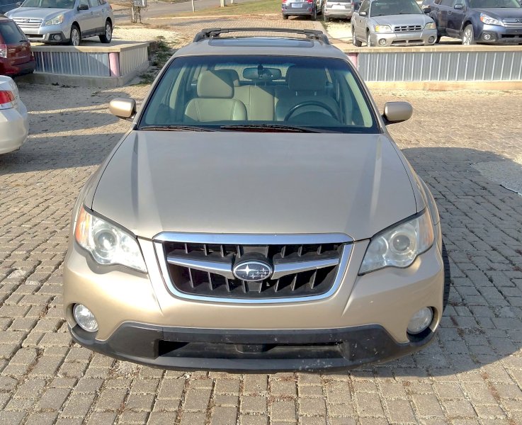 2008 Subaru Outback 2.5i Limited. b