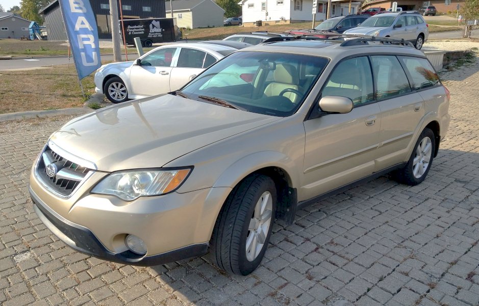 2008 Subaru Outback 2.5i Limited. c