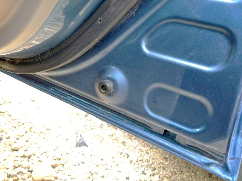 2010 Subaru Forester 2.5x MANUAL. 22 RH front door