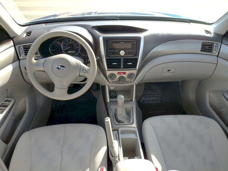 2010 Subaru Forester 2.5x MANUAL. 11