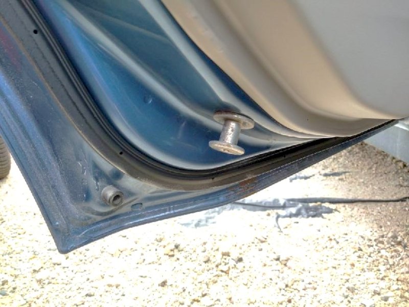 2010 Subaru Forester 2.5x MANUAL. 21 LH rear door