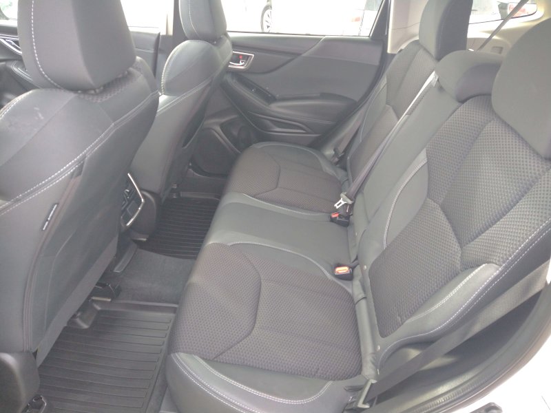 2019 Subaru Forester Premium. j8