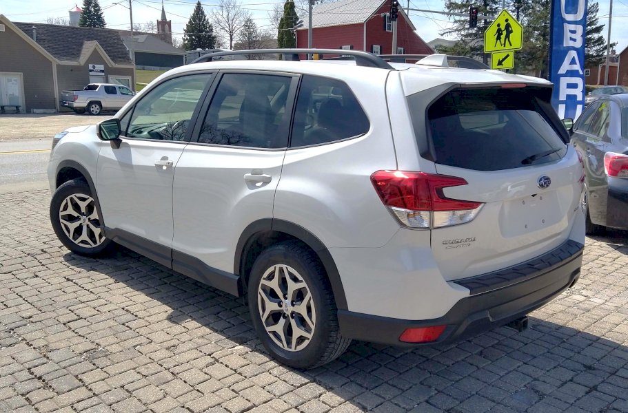 2019 Subaru Forester Premium. e
