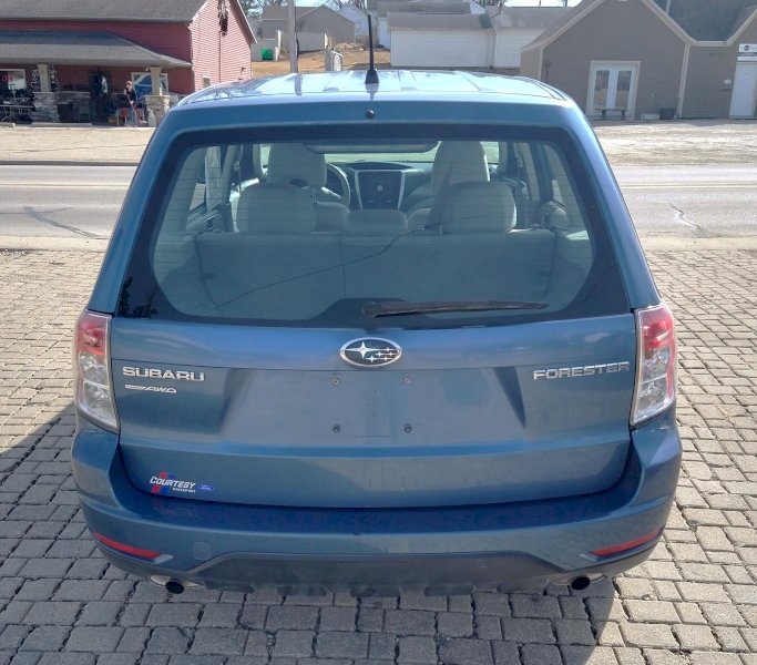 2010 Subaru Forester 2.5x MANUAL. 06
